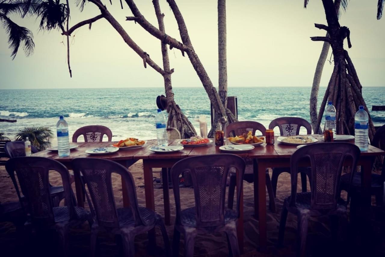 Aloha Beach Resort Tangalle Exterior photo